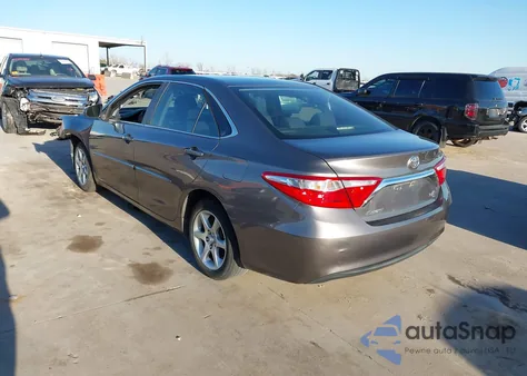 2015 Toyota Camry Le z USA, uszkodzony, nr VIN 4T4BF1FK7FR499422